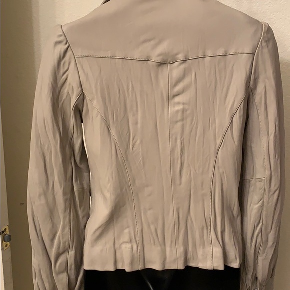 Leather jacket - Picture 2 of 3